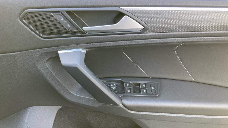 Volkswagen Tiguan 2.0 TDI 4Motion R-Line 5dr DSG Diesel Estate